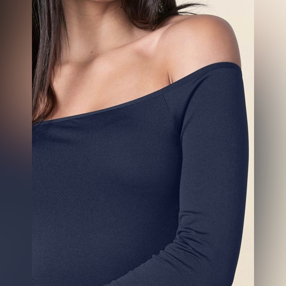 VENUS Tops - NWOT VENUS Black Off Shoulder Top Long Sleeve Size XS / S